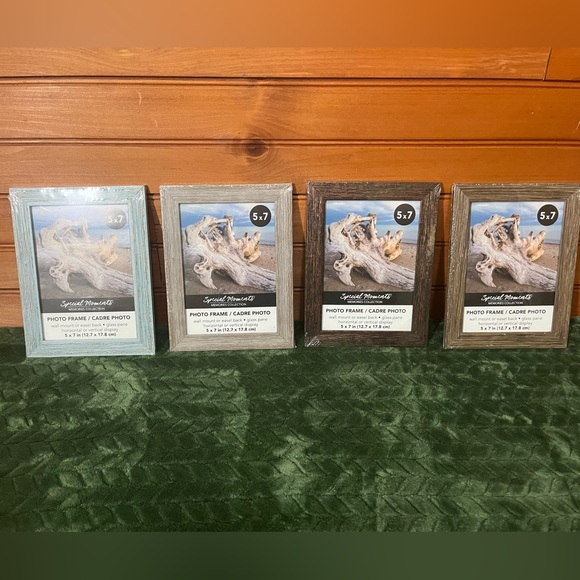 New  -  ( 4 ) 5 x 7 Frames - Wood Look - Hard Plastic Finish - 4 Colors - Picture 6 of 7